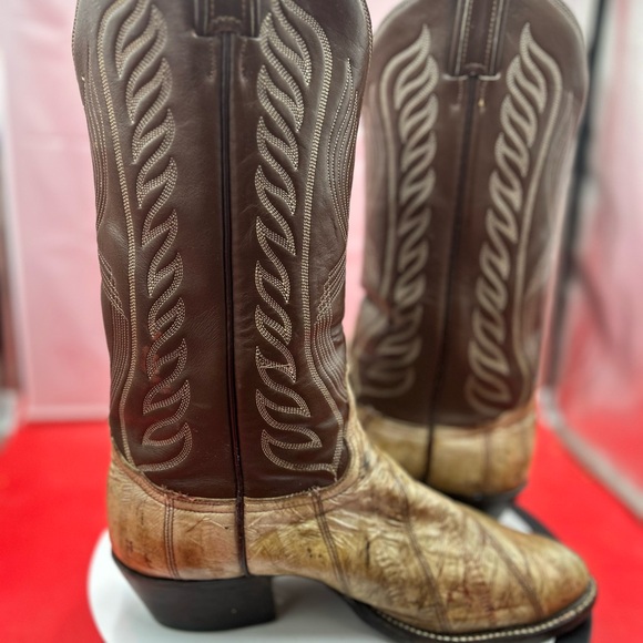 Thrashed Tony Lama women vintage cowgirl boots - Picture 1 of 12